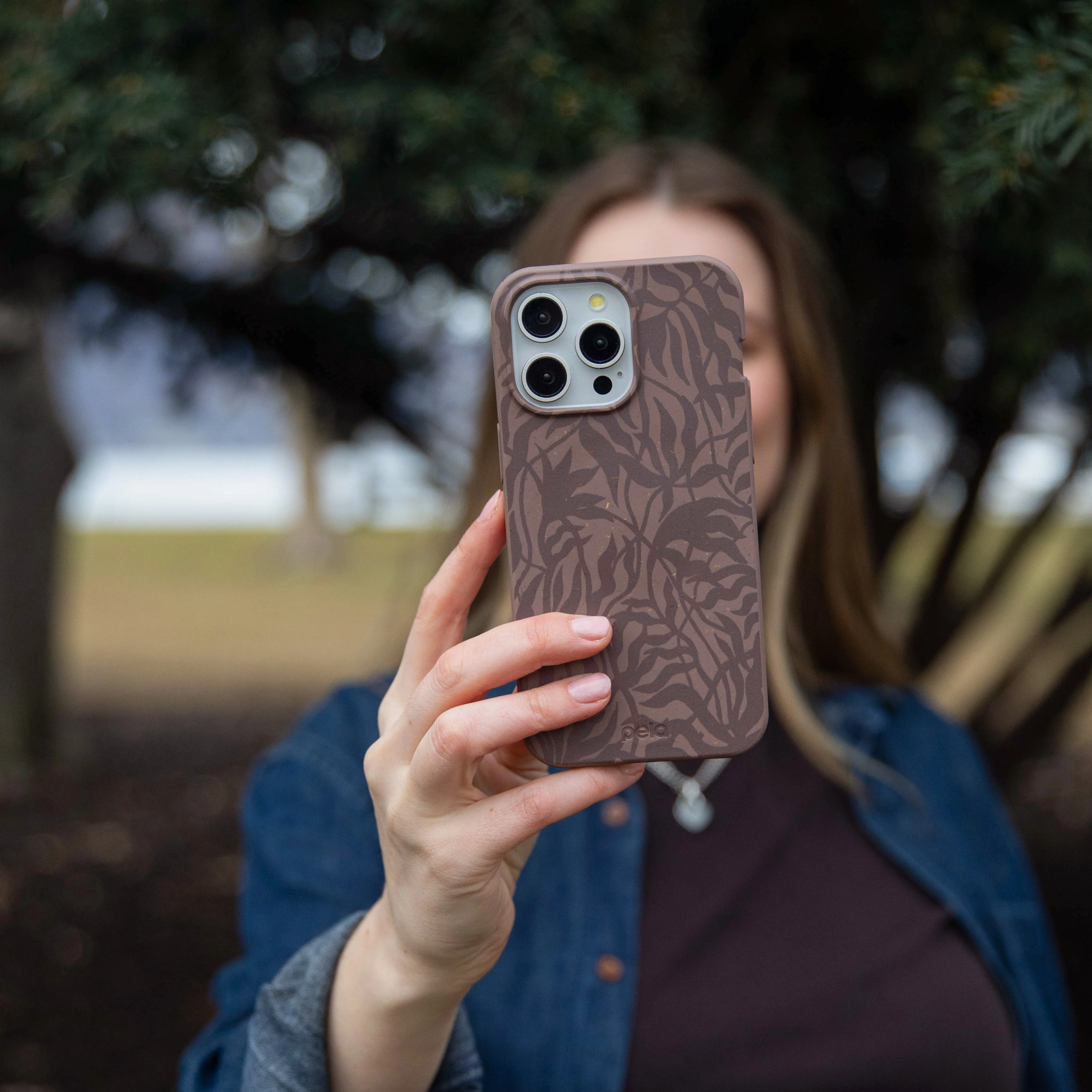 Chocolate Brown Rustic Leaves Google Pixel 7 Pro Case - Image 2