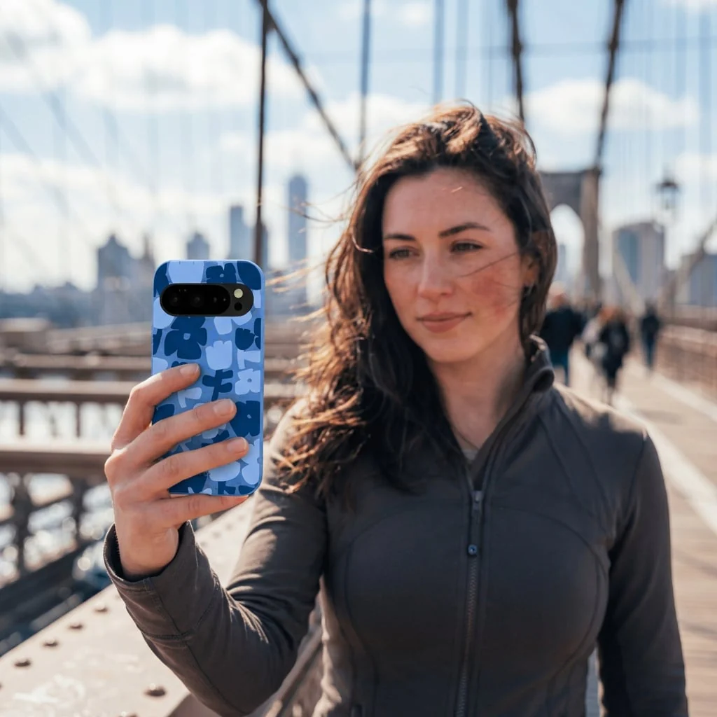 Electric Blue Daydream Blooms Google Pixel 10/10 Pro Case - Image 2