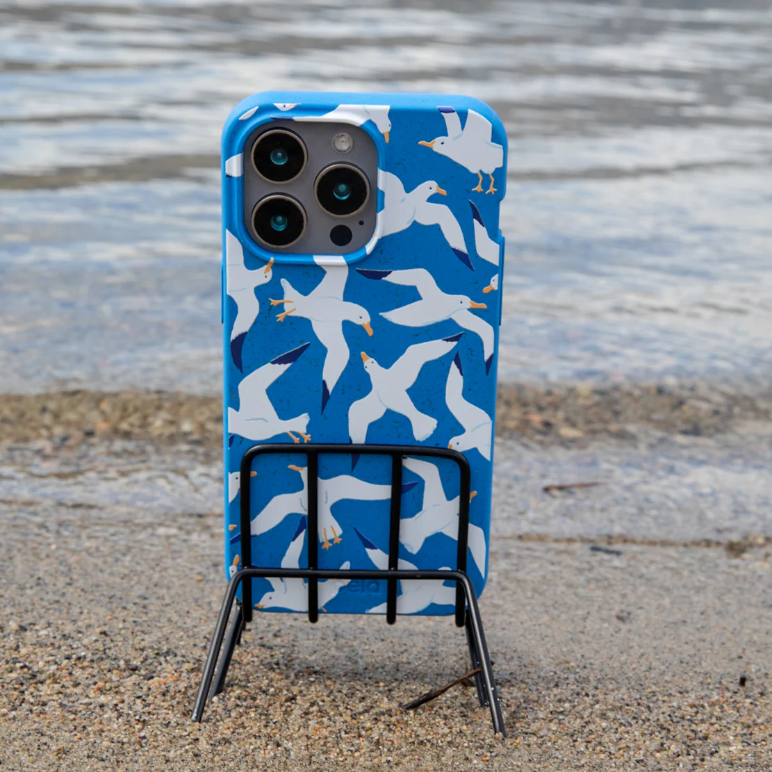 Electric Blue Seagulls Google Pixel 7 Case - Image 2
