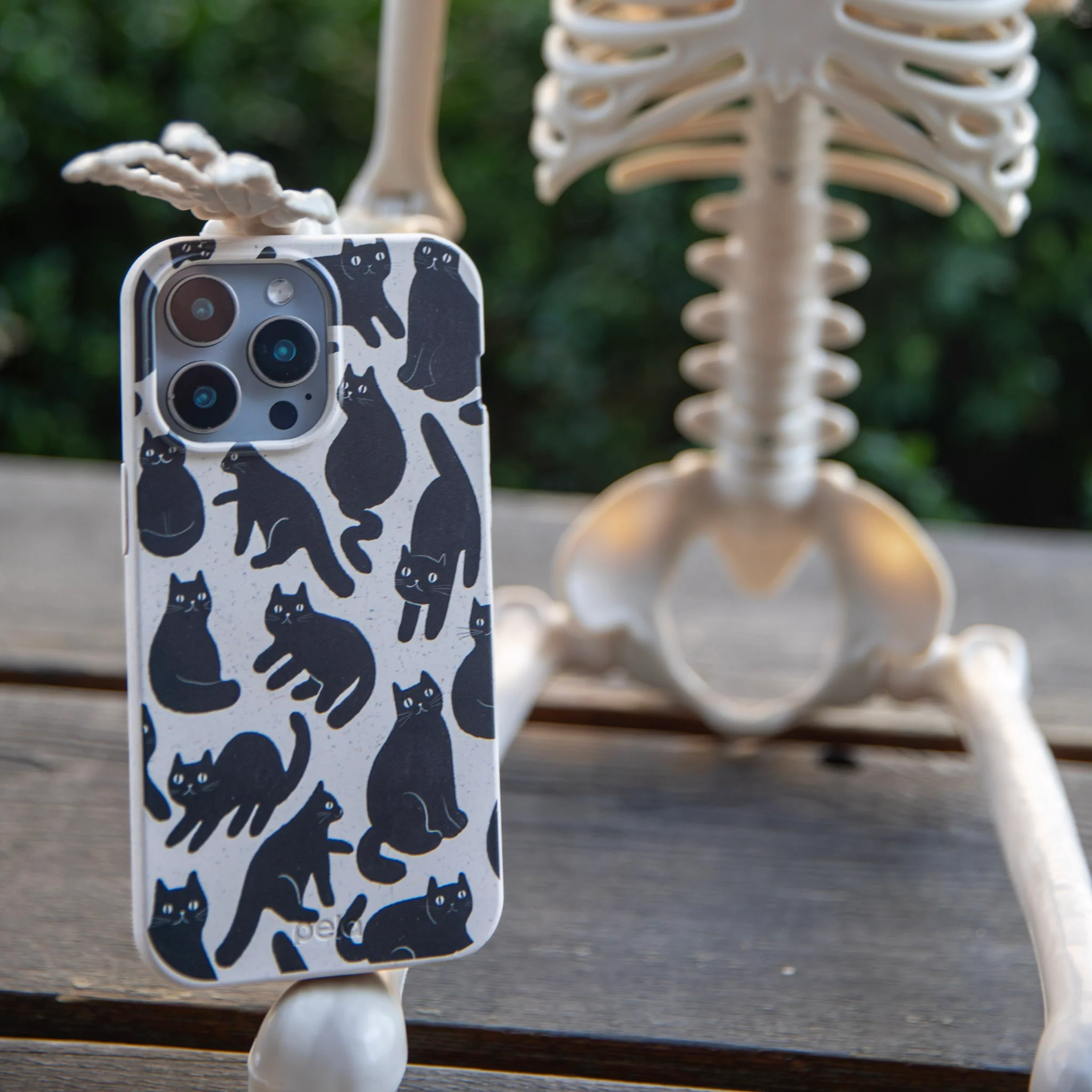 London Fog Night Meowers iPhone 11 Pro Case - Image 2