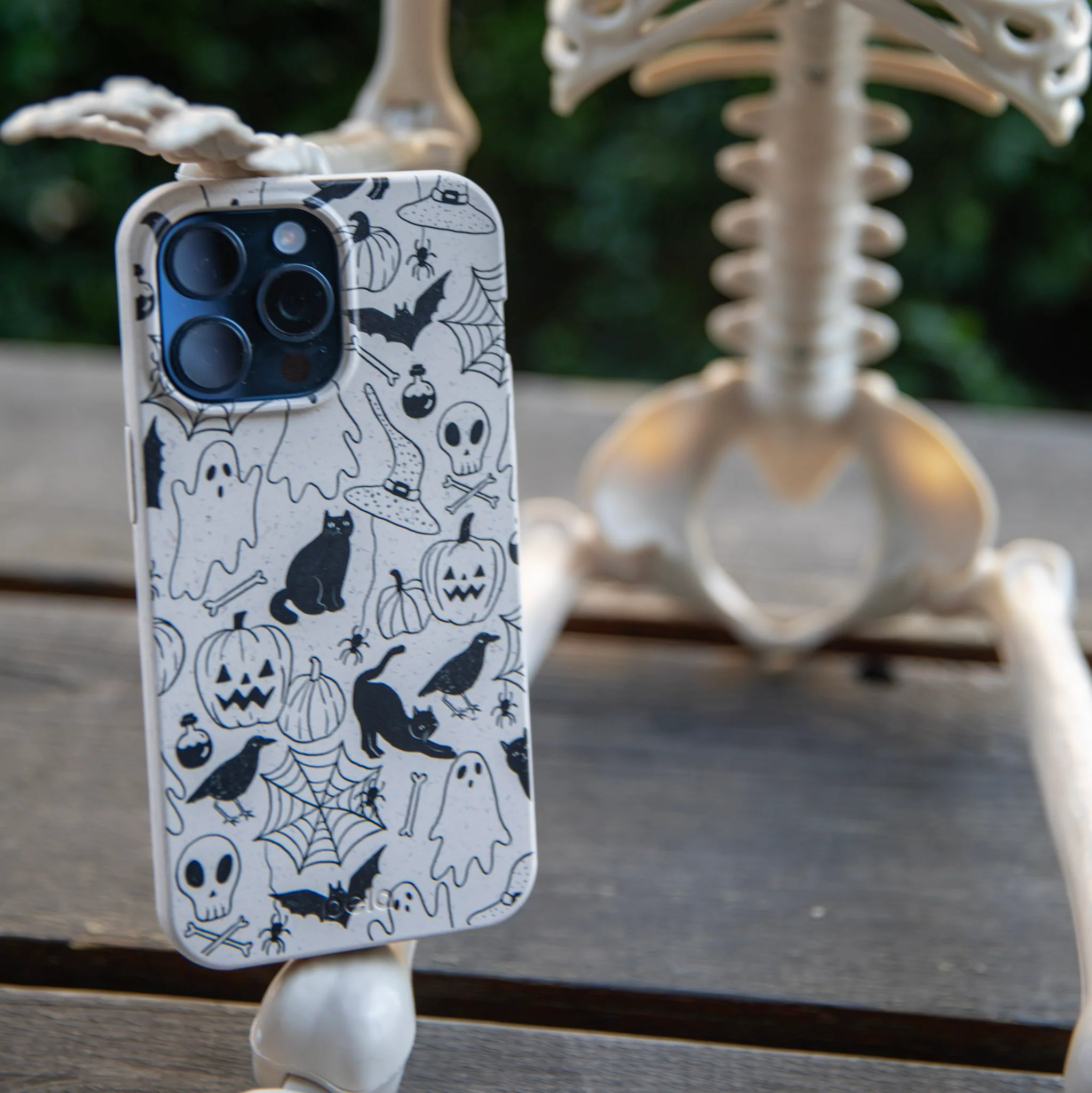 London Fog Sketchy Spirits Google Pixel 8 Case - Image 6