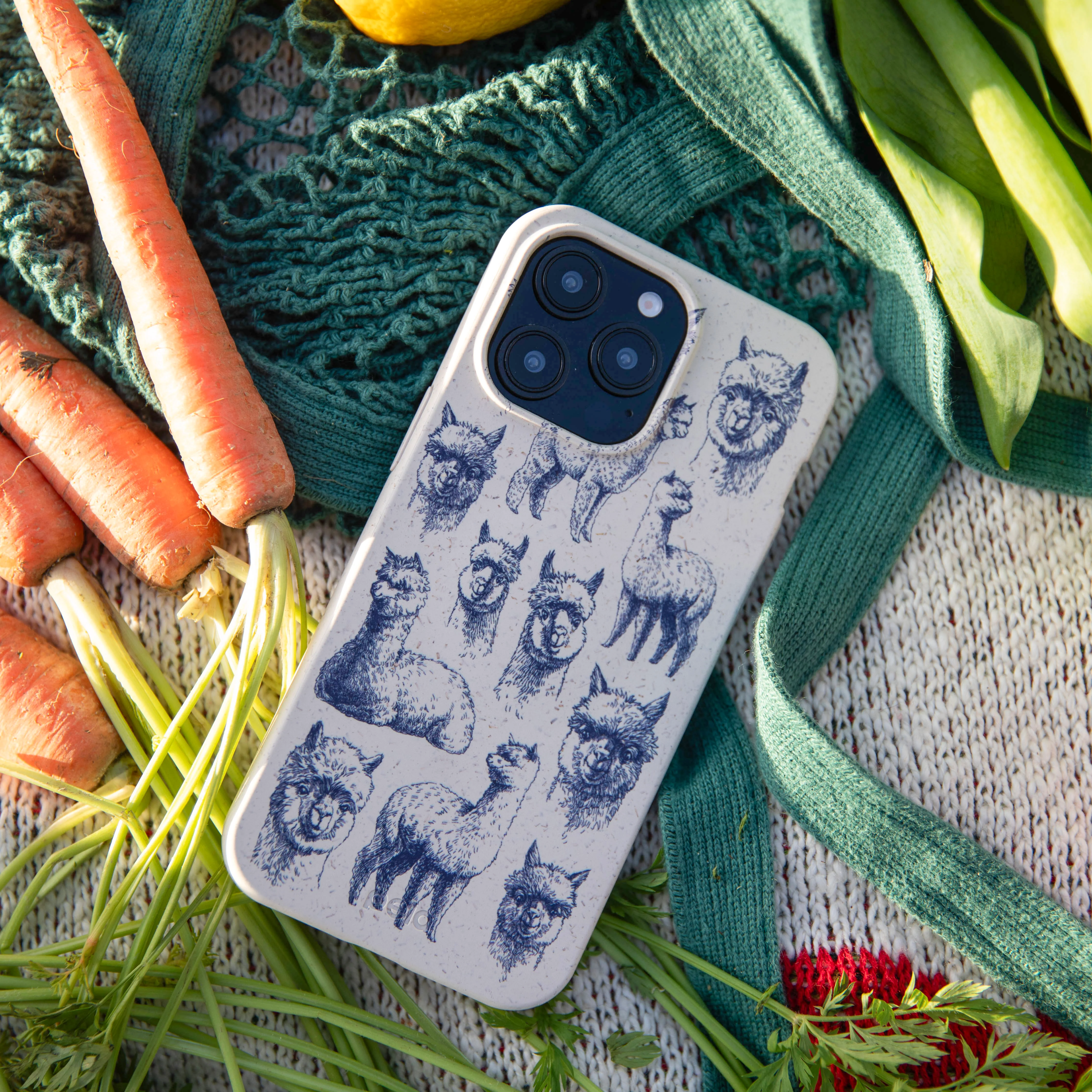 London Fog Spitting Llama Samsung Galaxy S23 Case - Image 2