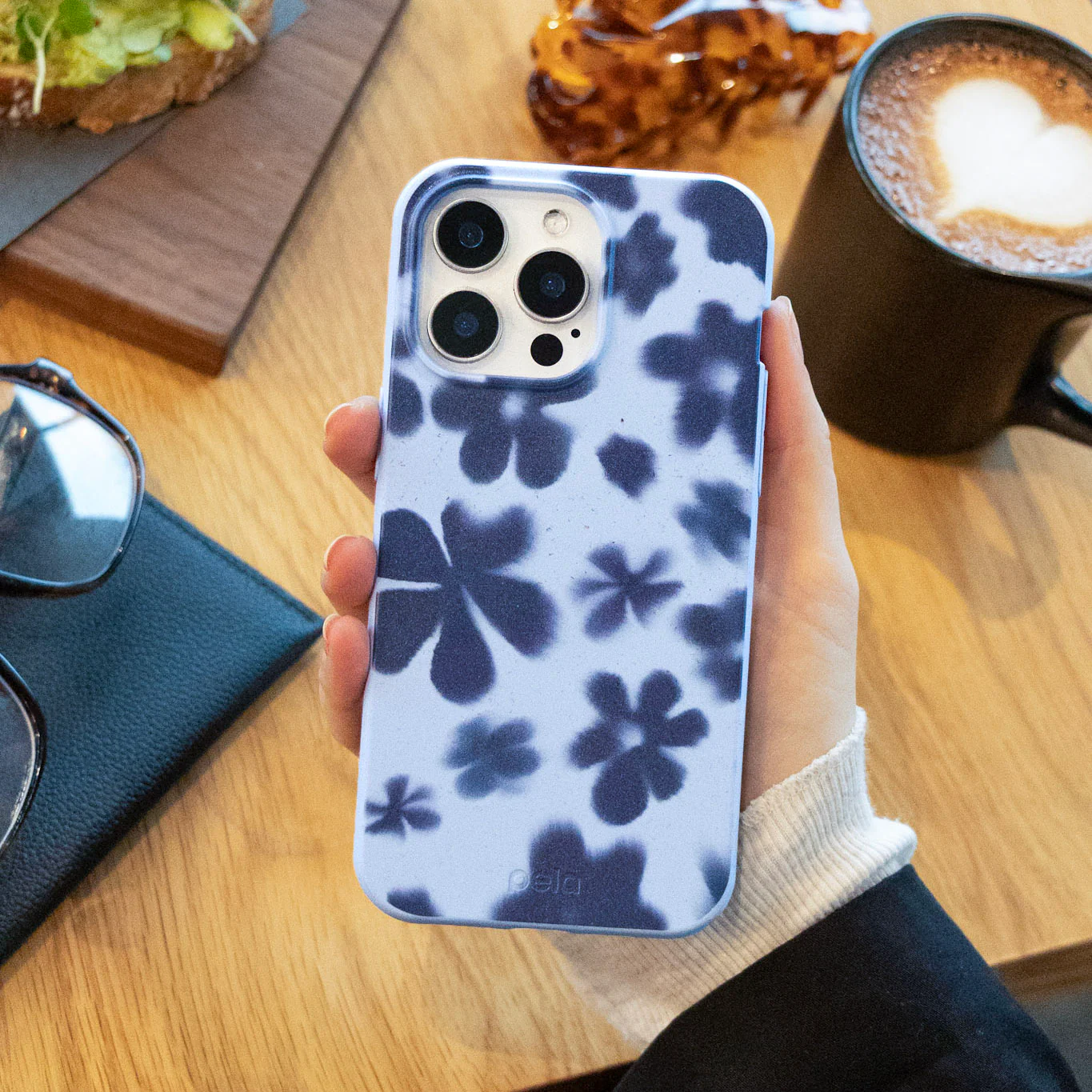 Powder Blue Hazy Daisies Google Pixel 6 Case - Image 5