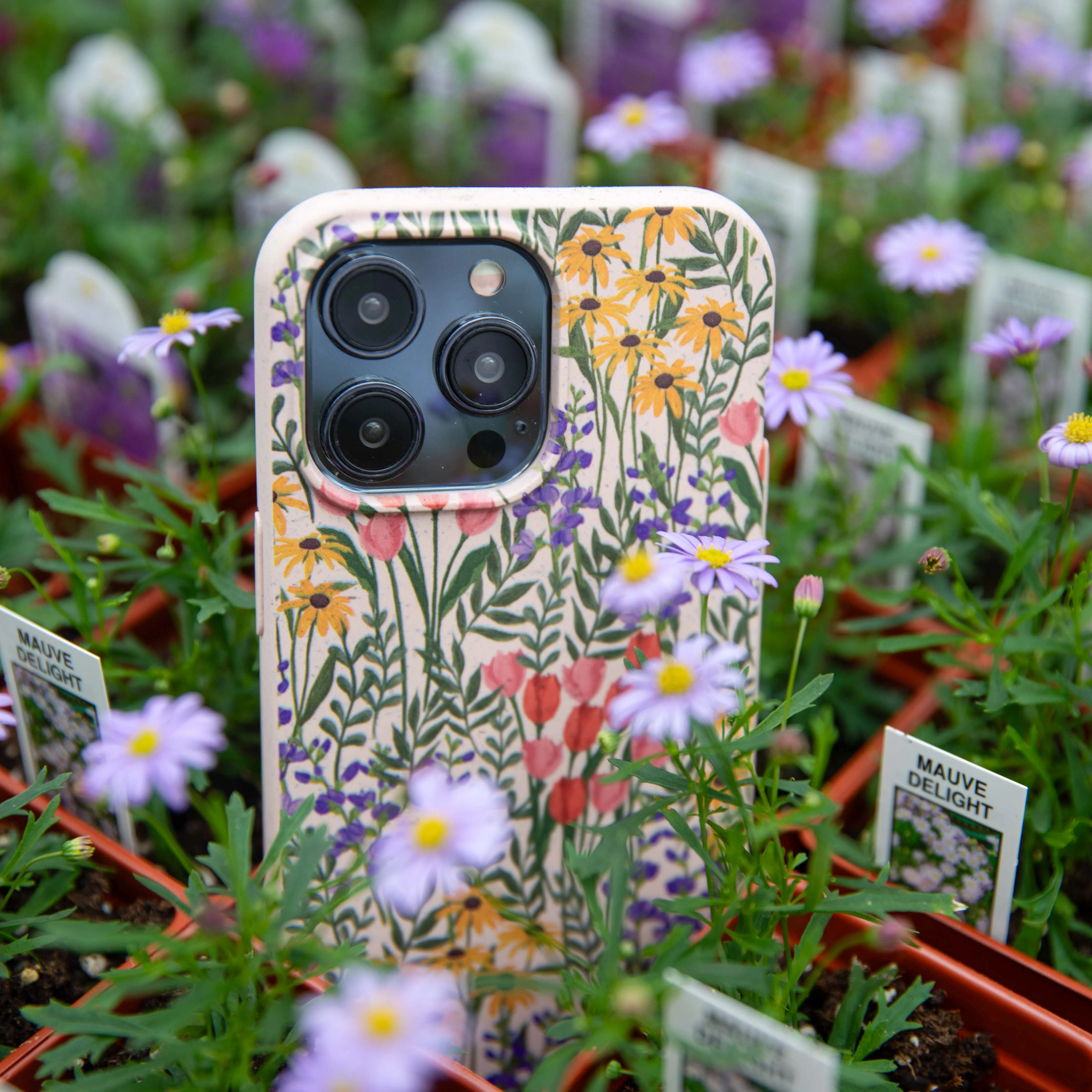 Seashell Flower Field Google Pixel 8 Case - Image 5